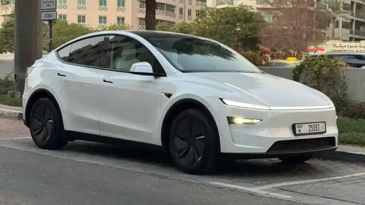 The Electric Turning Point: 2025 Tesla Model Y Long Range Test Drive Reveals the Secrets of Superiority in the Gulf